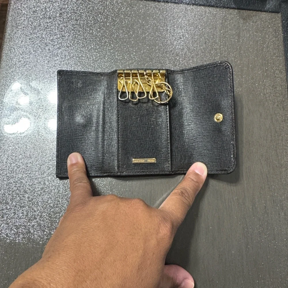 FENDI Black Leather Key Organizer with Gold Plate - Picture 2 of 7